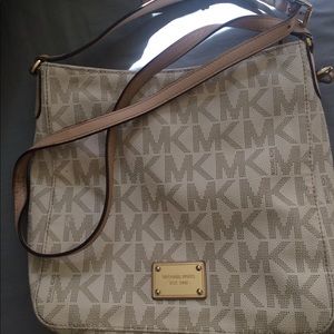 Michael Kors jet set traveler vanilla